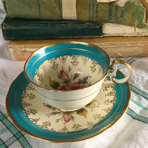 Vintage Aynsley floral tea cup and saucer C894